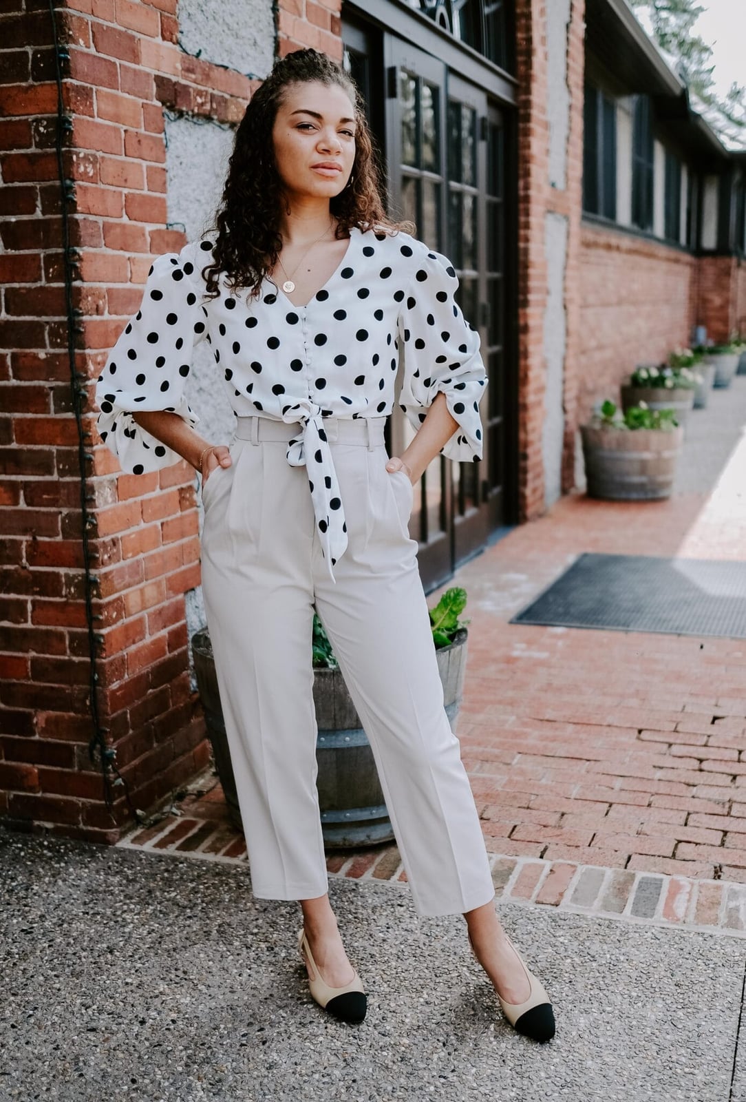 Polka Dot Blouse with Puffed Sleeves and Wide-Leg Trousers Polka Dot Blouse with Puffed Sleeves and Wide-Leg Trousers — Polka Dot Outfits