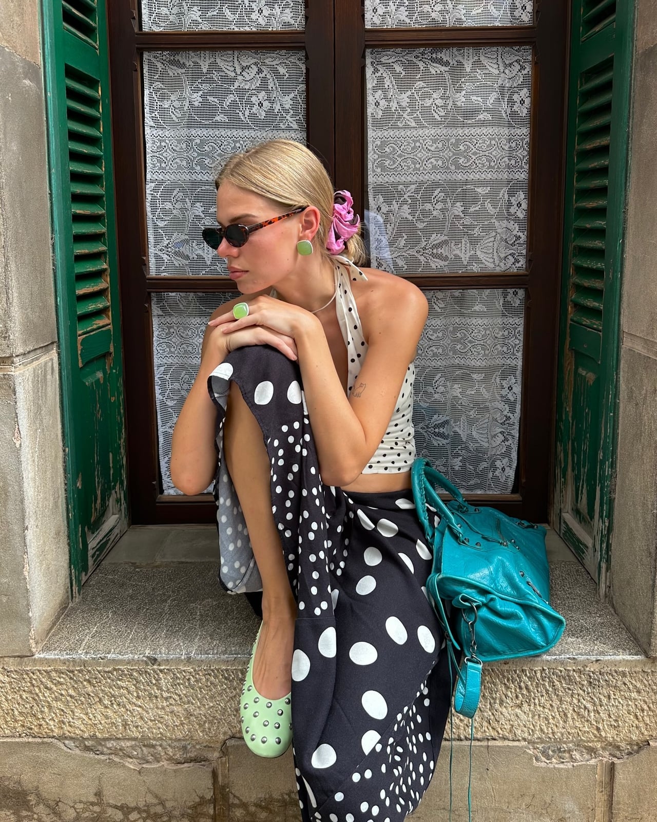 Mixing Polka Dot Patterns for Casual Playfulness Mixing Polka Dot Patterns for Casual Playfulness — Polka Dot Outfits