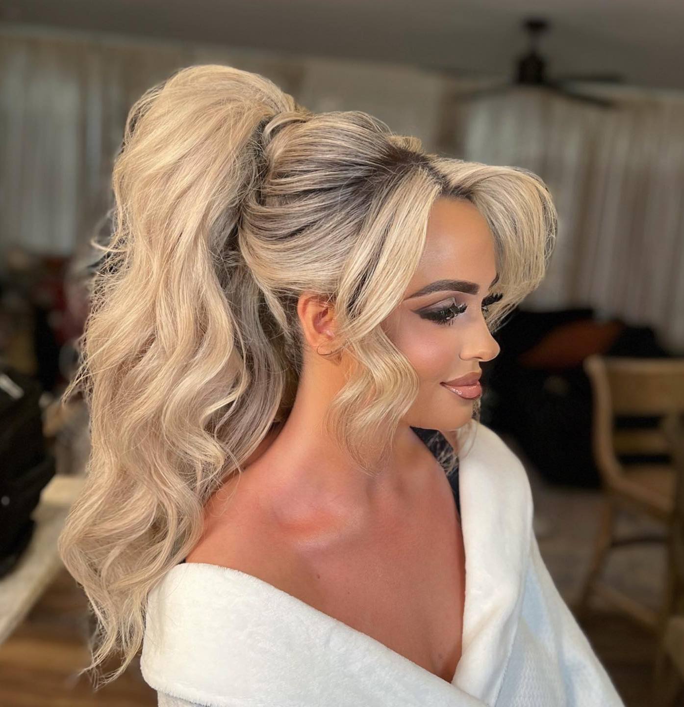 Platinum Blonde High Ponytail With Deep Waves Platinum Blonde High Ponytail With Deep Waves — Ponytail with Bangs
