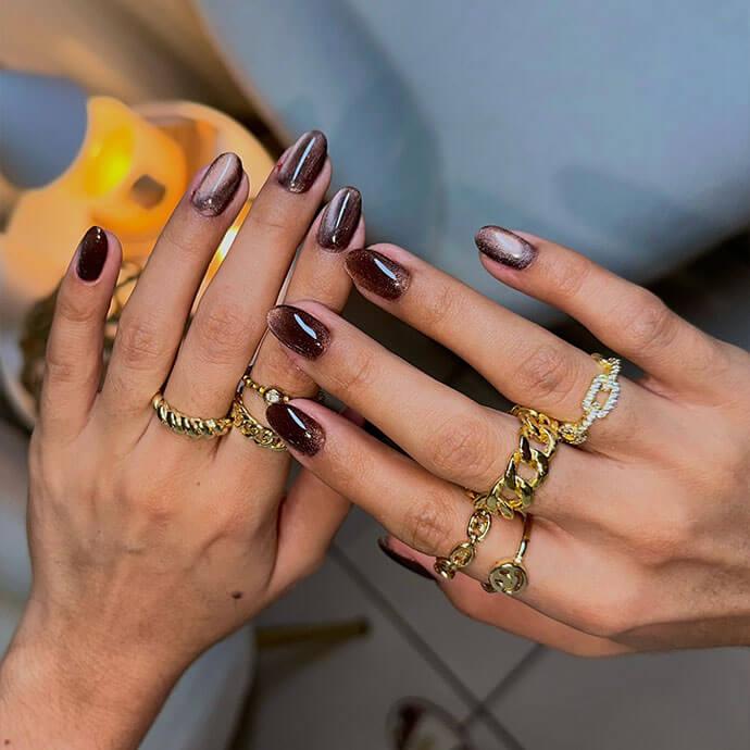 Brown and Beige Cat-Eye Oval Nails Brown and Beige Cat-Eye Oval Nails — Preppy Nails