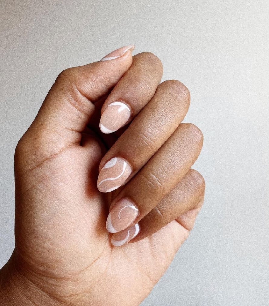 White Wavy Lines Short Oval Nails White Wavy Lines Short Oval Nails — Preppy Nails