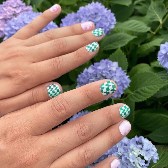 Green and Pink Gingham Short Square Nails Green and Pink Gingham Short Square Nails — Preppy Nails