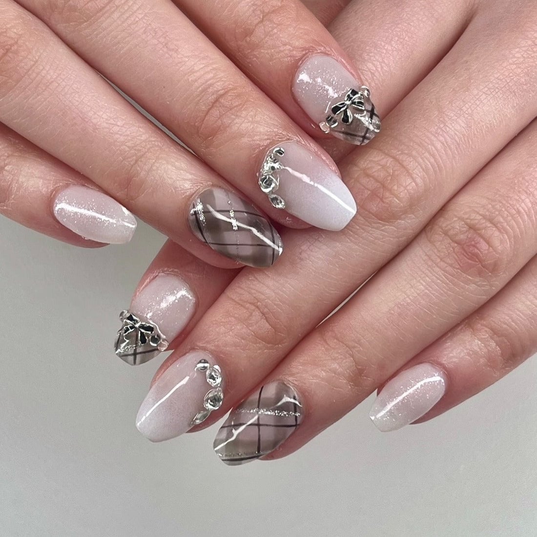 Gray Plaid and Bows Oval Nails Gray Plaid and Bows Oval Nails — Preppy Nails
