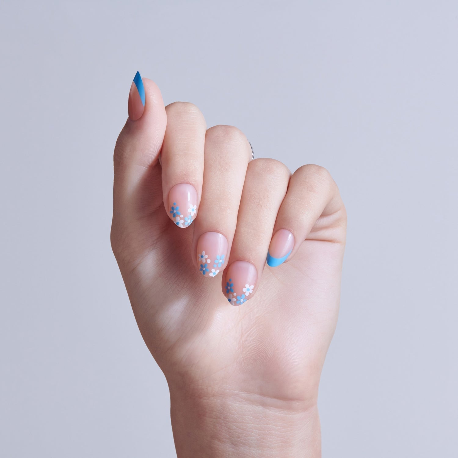 Sheer Nude Blue Tip Short Almond Nails Sheer Nude Blue Tip Short Almond Nails — Press On Nails