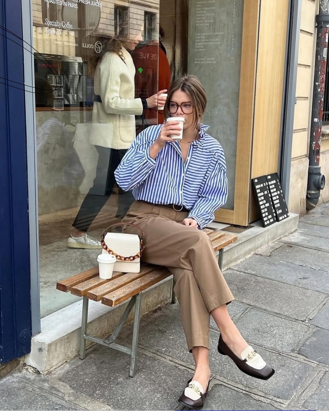 Striped button-down with tan cropped trousers Striped button-down with tan cropped trousers — Professional Outfits