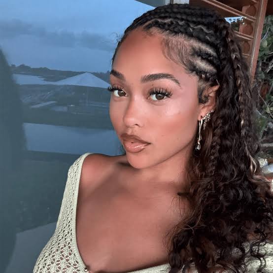 Black Box Braids With Curly Ends In High Ponytail Black Box Braids With Curly Ends In High Ponytail — Quick Braids Hairstyle