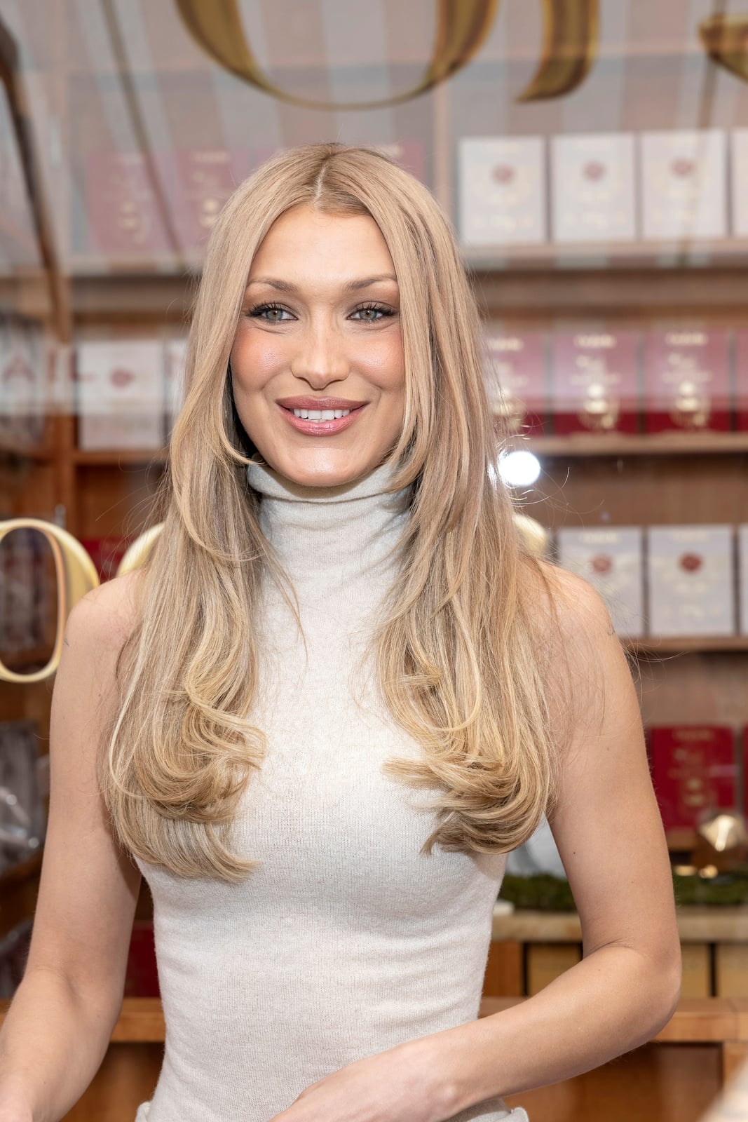 Ash Blonde Collarbone Layers With Curtain Bangs Ash Blonde Collarbone Layers With Curtain Bangs — Rachel Haircuts