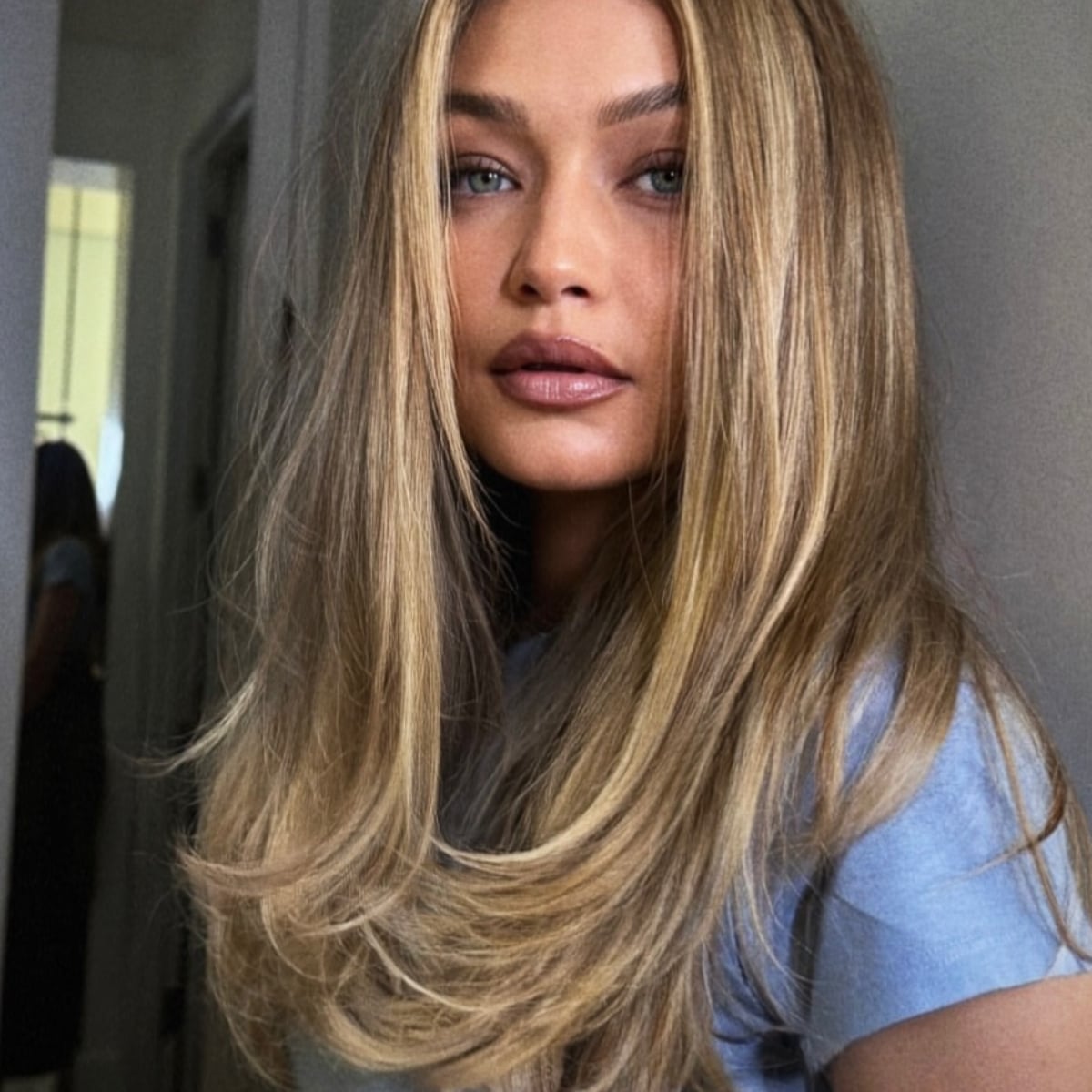 Mid-Back Layers With Ash Blonde Balayage Mid-Back Layers With Ash Blonde Balayage — Rachel Haircuts