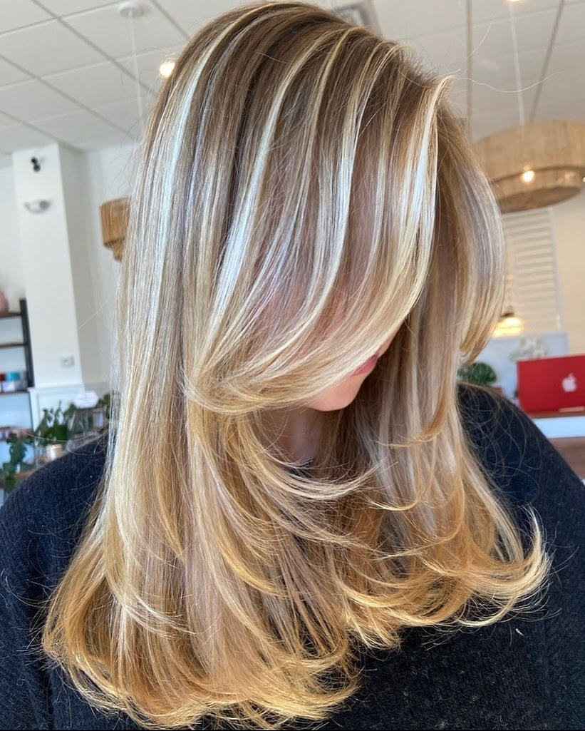 Mid-Back Ash Blonde With Curtain Bangs Mid-Back Ash Blonde With Curtain Bangs — Rachel Haircuts