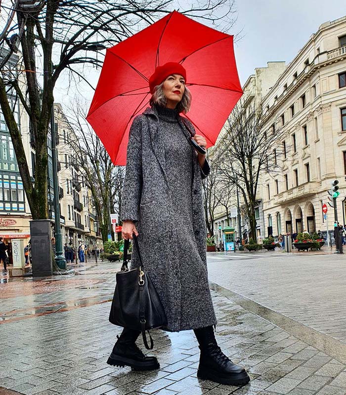 Gray textured coat over gray turtleneck dress with red beret Gray textured coat over gray turtleneck dress with red beret — Rainy Day Outfits