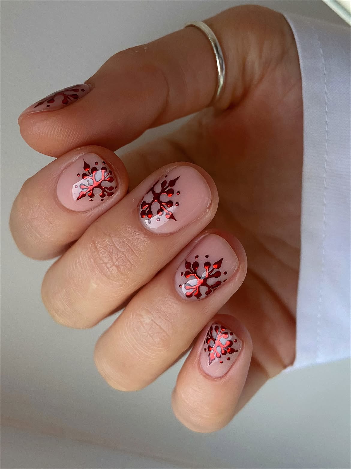 Red Snowflake French Tip Short Nails