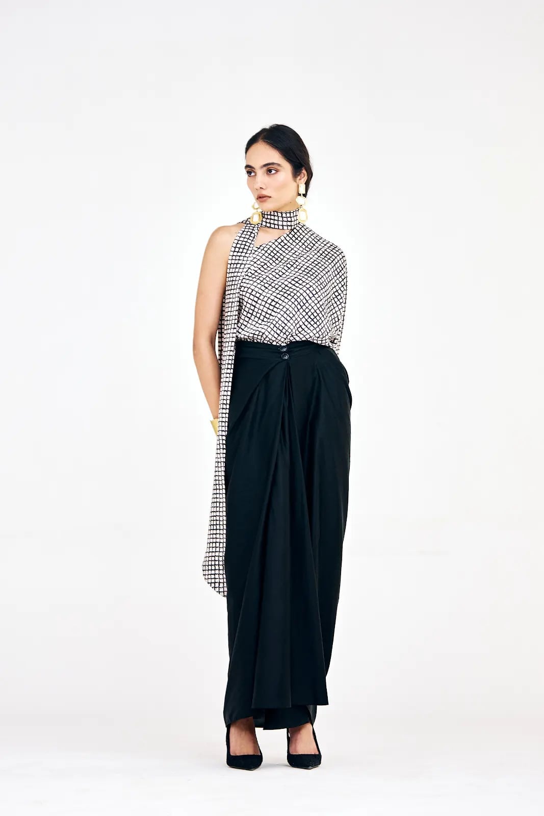 Patterned asymmetric top with wide-leg trousers Patterned asymmetric top with wide-leg trousers — Restaurant Outfit