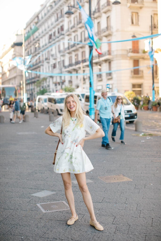 Floral print mini dress with ballet flats Floral print mini dress with ballet flats — Restaurant Outfit