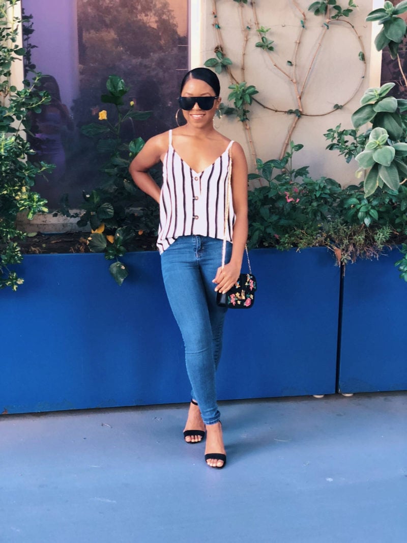 Skinny jeans with camisole and high heels Skinny jeans with camisole and high heels — Restaurant Outfit