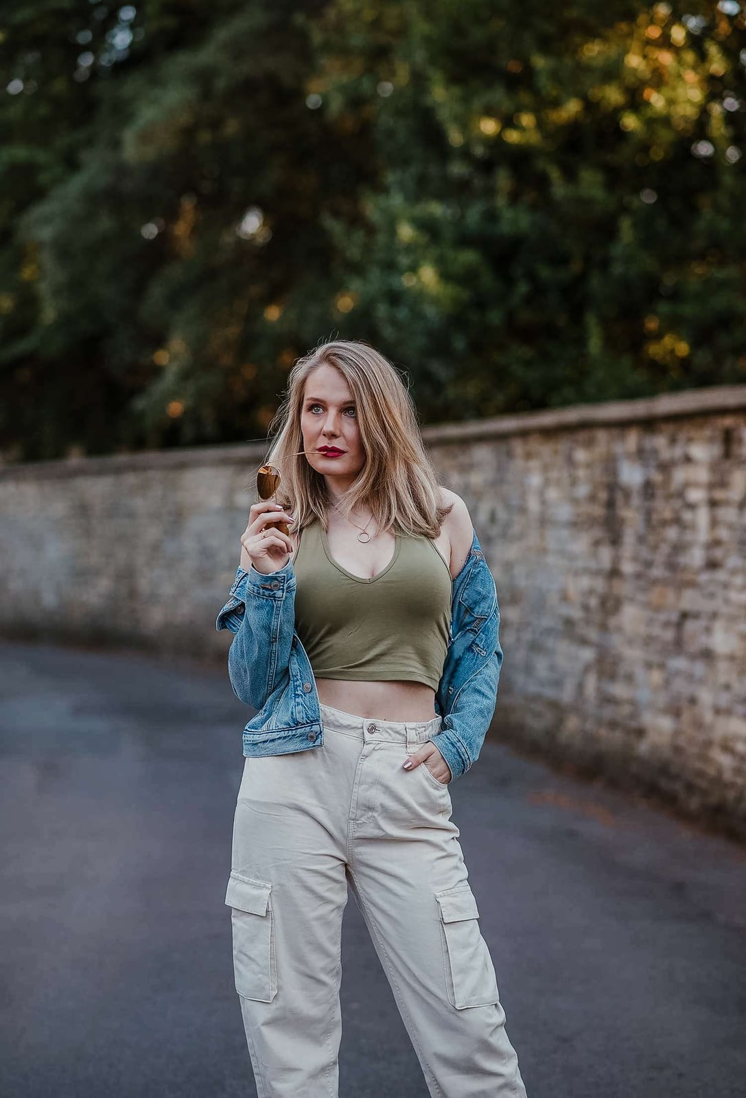 Olive Crop Top With Cargo Pants And Denim Jacket Olive Crop Top With Cargo Pants And Denim Jacket — Retro Outfits