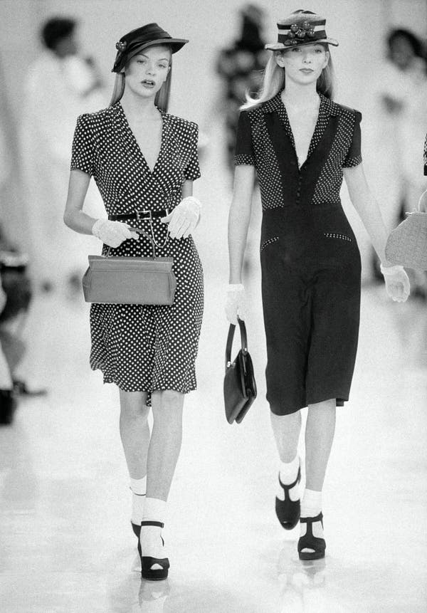 1940s polka dot dresses with gloves 1940s polka dot dresses with gloves — Retro Style