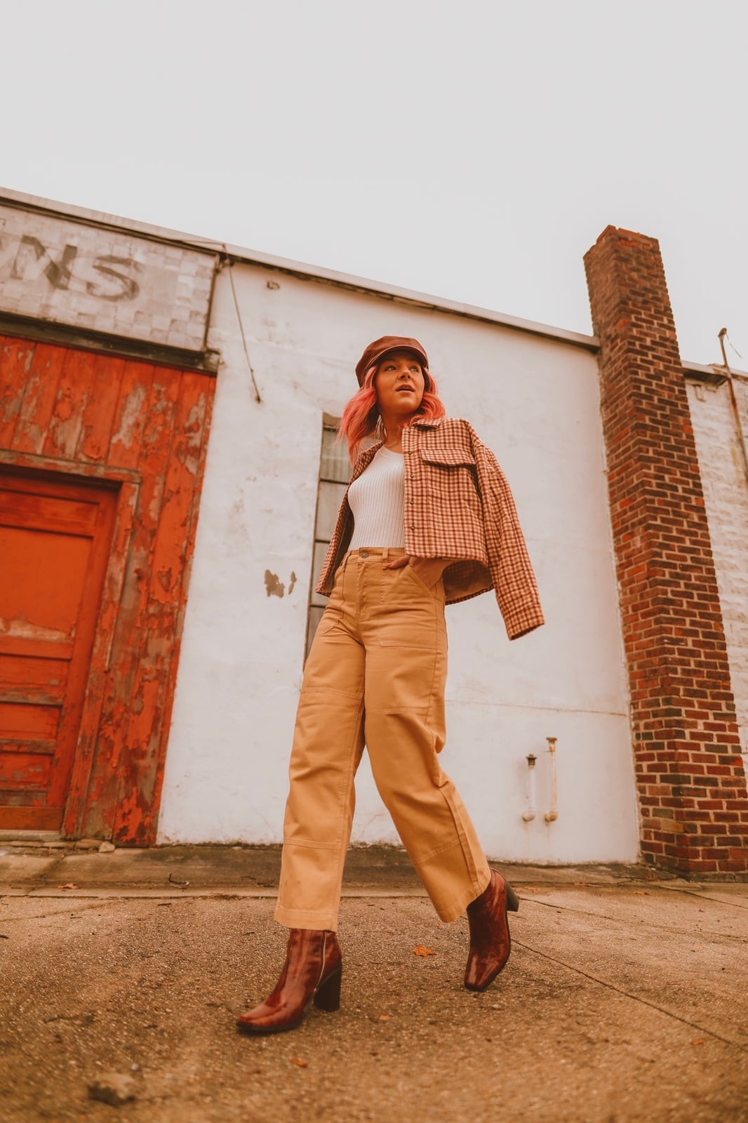 Plaid cropped jacket and high-waisted trousers Plaid cropped jacket and high-waisted trousers — Retro Style
