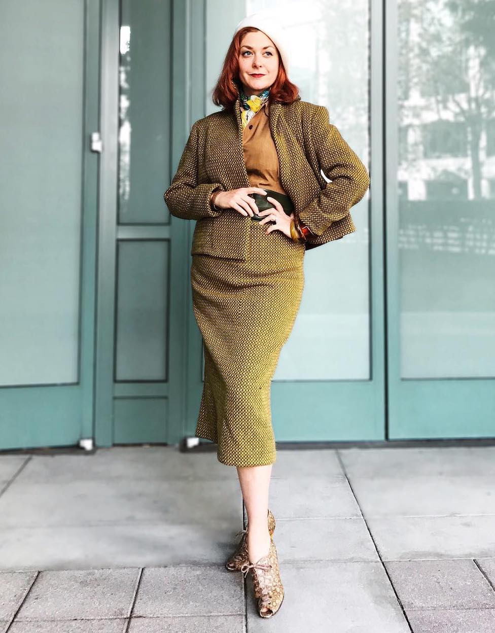 Brown tweed skirt suit with patterned heels Brown tweed skirt suit with patterned heels — Retro Style