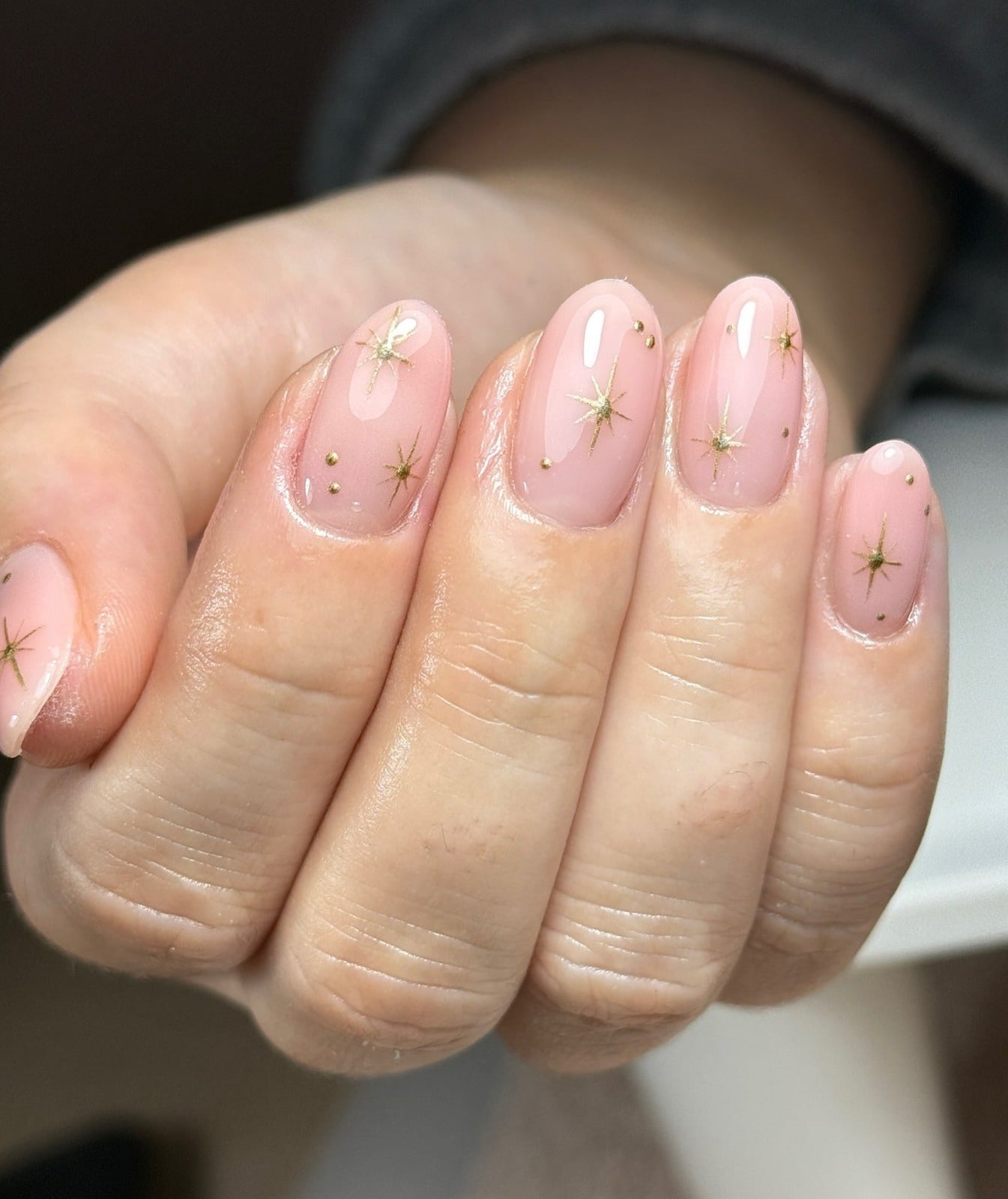 Sheer Pink Gold Star Short Round Nails Sheer Pink Gold Star Short Round Nails