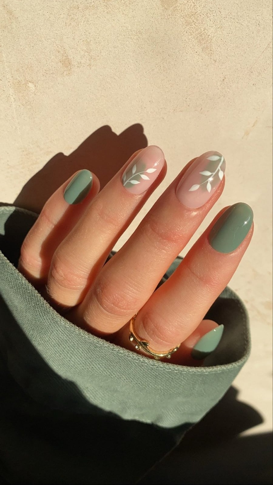 Gold Line Accent Sage Green French Tip Medium Almond Nails Gold Line Accent Sage Green French Tip Medium Almond Nails — Sage Nails