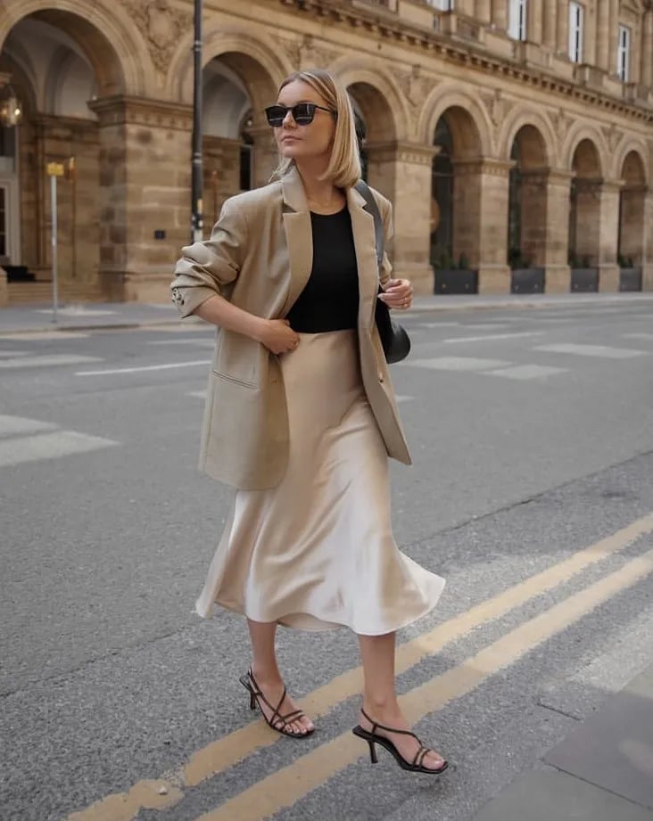 Cream Satin Skirt With Oversized Beige Blazer Cream Satin Skirt With Oversized Beige Blazer — Satin Skirt Outfits