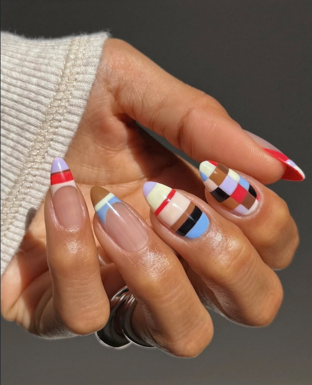 Medium Almond Striped French Tip Nails, миндаль Medium Almond Striped French Tip Nails, миндаль — School Nails