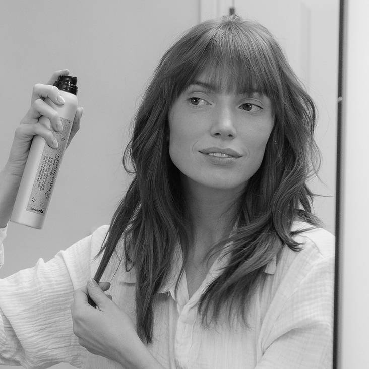Mid-Back Shag With Blunt Bangs And Side Part Mid-Back Shag With Blunt Bangs And Side Part — Shag Hairstyles