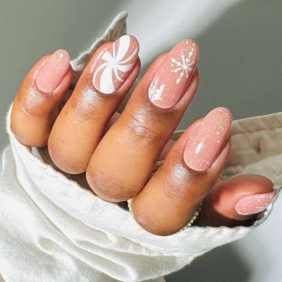 Winter Snowflake Short Almond Nails Winter Snowflake Short Almond Nails