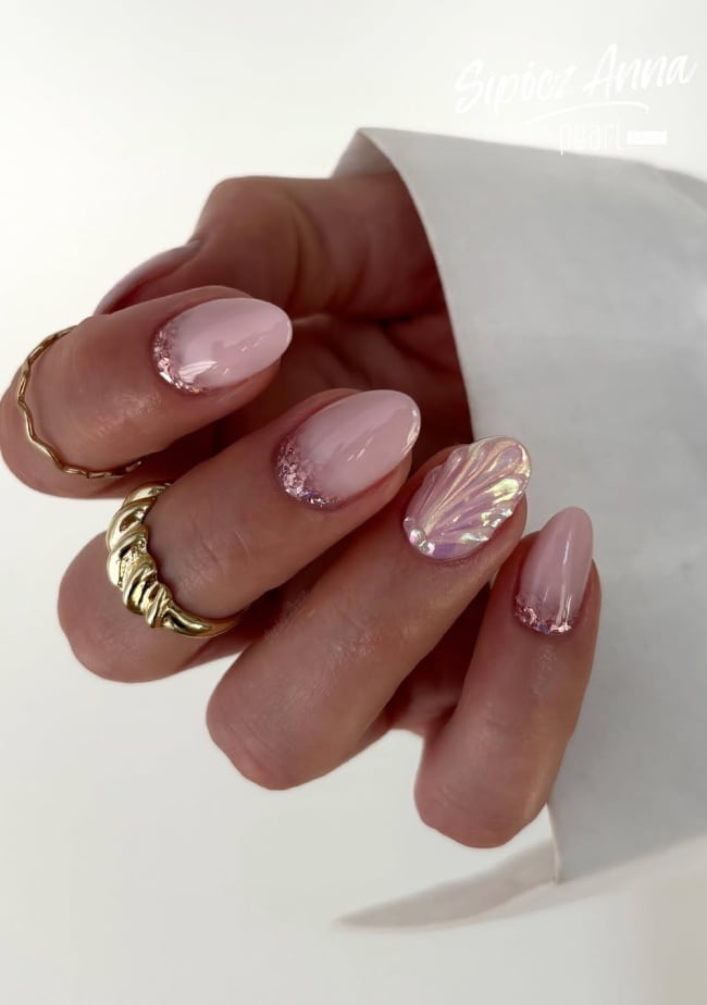 Pale Pink Seashell and Glitter Short Almond Pale Pink Seashell and Glitter Short Almond — Short Almond Nails
