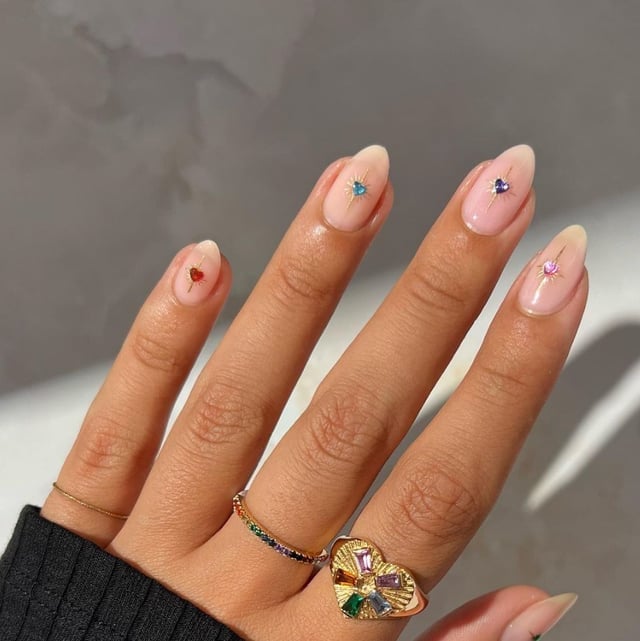Tiny Gem Accent Short Almond Nails Tiny Gem Accent Short Almond Nails — Short Cute Nails