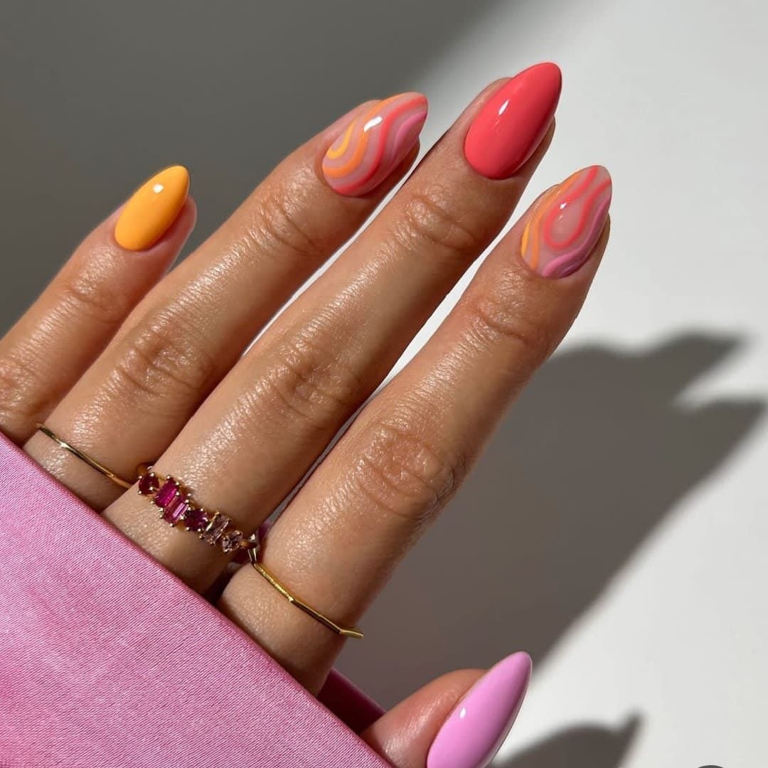 Coral Swirl Art Short Almond Nails Coral Swirl Art Short Almond Nails — Short Cute Nails