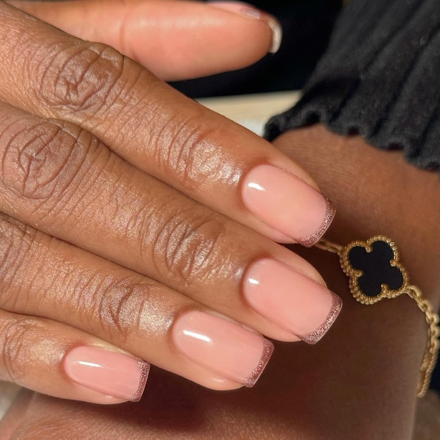 Rose Gold Glitter French Short Square Nails Rose Gold Glitter French Short Square Nails — Short French Tip Nails