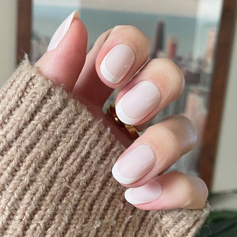 Classic White French Short Round Nails Classic White French Short Round Nails — Short French Tip Nails
