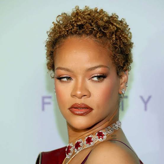 Honey Blonde Pixie Tight Curls Textured Bangs Honey Blonde Pixie Tight Curls Textured Bangs — Short Hair