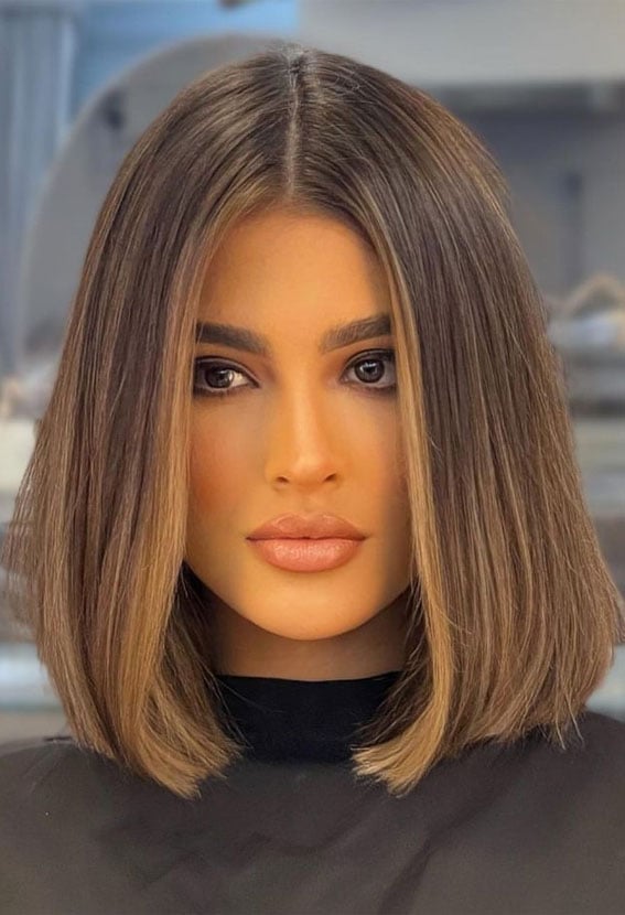 Collarbone Bob Straight Smooth Side Bangs Collarbone Bob Straight Smooth Side Bangs — Short Hair