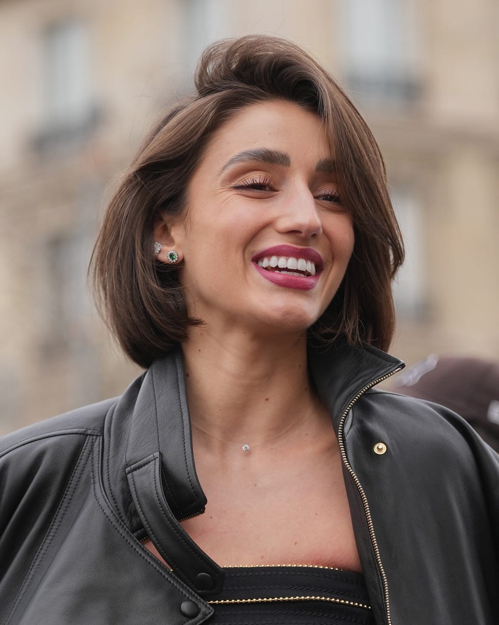 Collarbone Layered Bob Soft Waves Collarbone Layered Bob Soft Waves — Short Hair