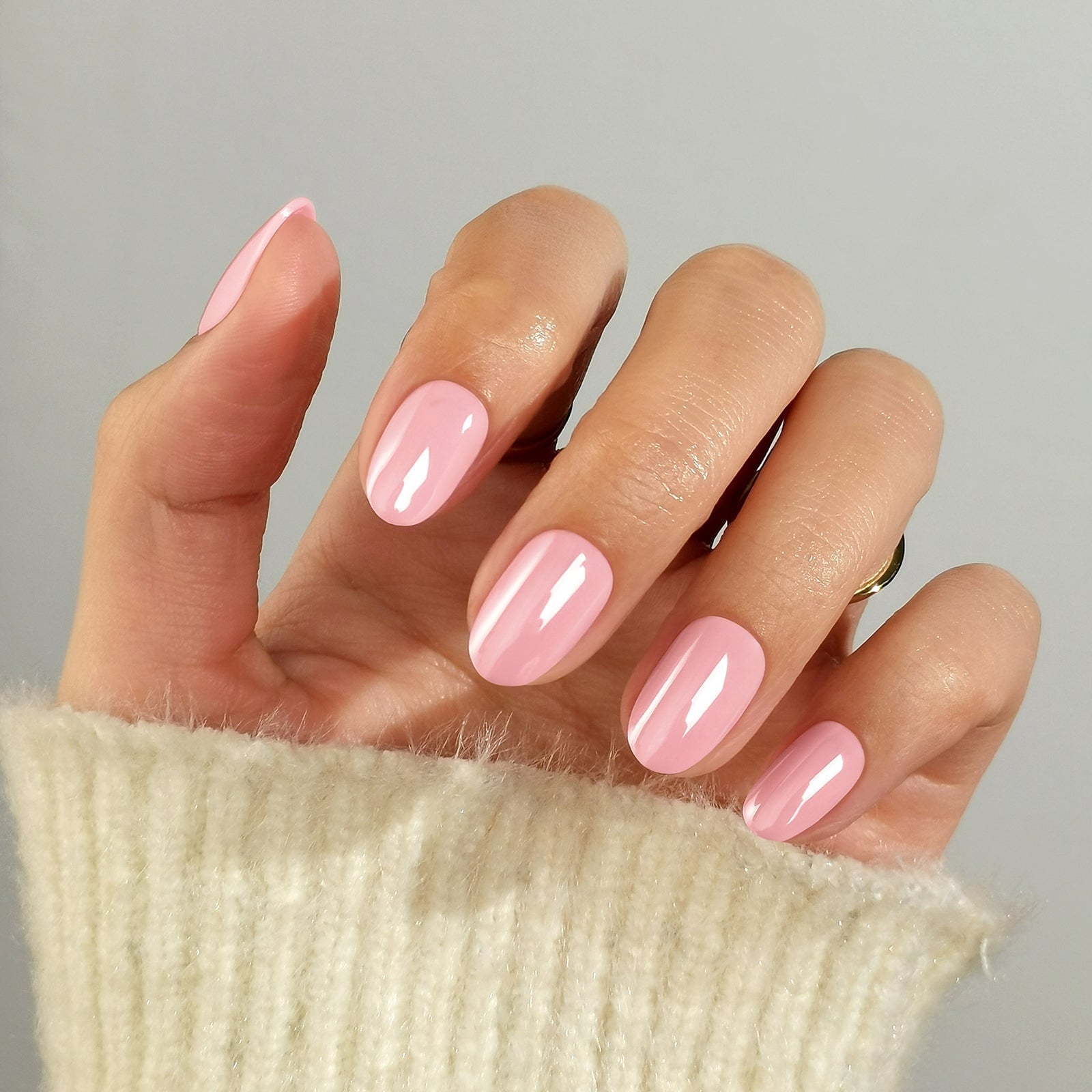 Soft Glossy Light Pink Nails Soft Glossy Light Pink Nails — Short Oval Nails