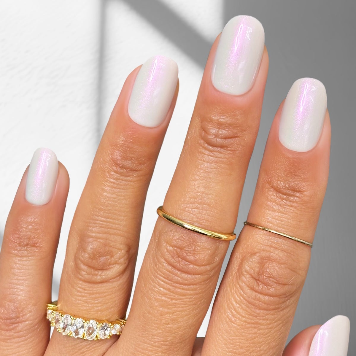 Milky White Iridescent Shift Nails Milky White Iridescent Shift Nails — Short Oval Nails
