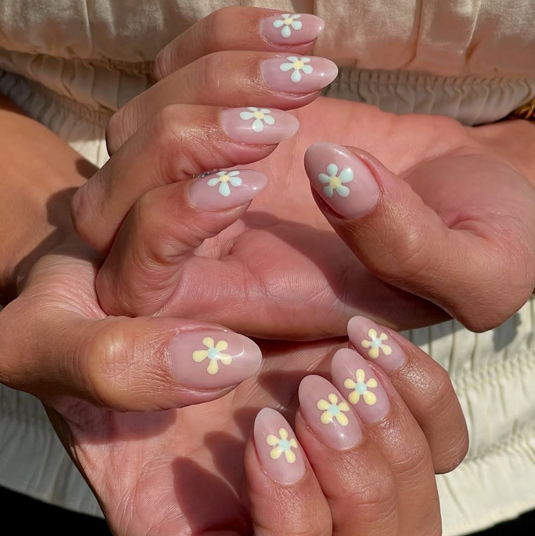 Short Almond Sheer Pink Pastel Flower Nails Short Almond Sheer Pink Pastel Flower Nails — Simple Nail Art
