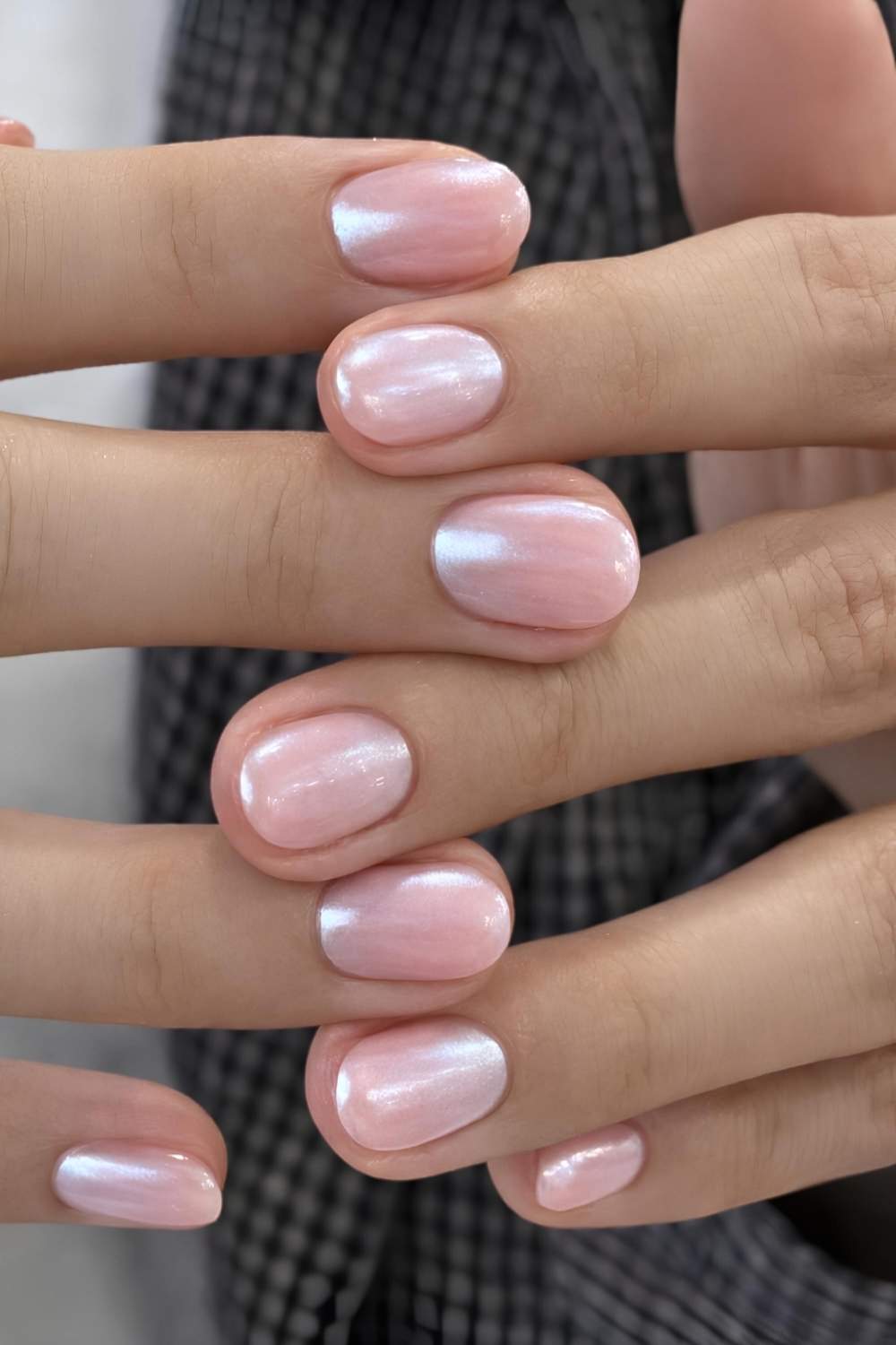 Milky Pearlescent Short Oval Nails Milky Pearlescent Short Oval Nails — Simple Short Nails