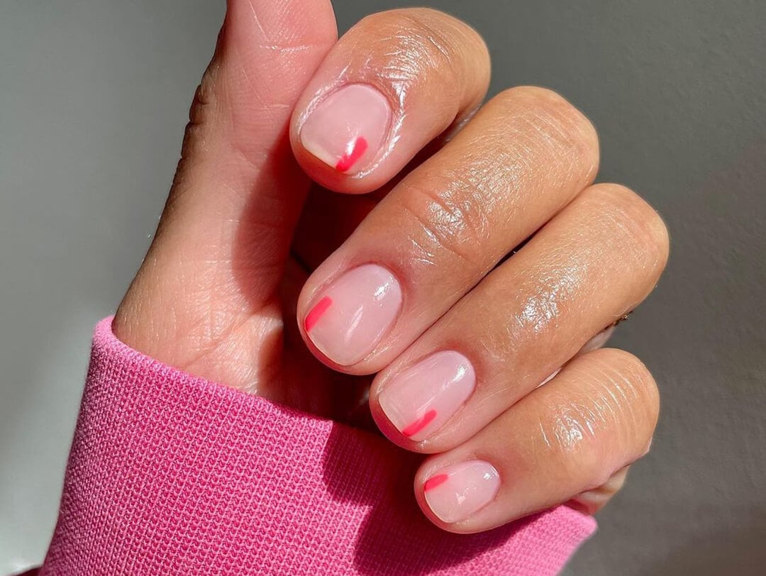 Sheer Pink Short Oval With Neon Pink Line Sheer Pink Short Oval With Neon Pink Line — Simple Short Nails