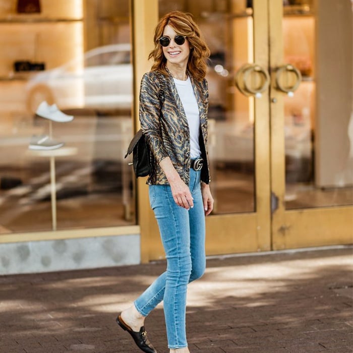 Light Wash Skinny Jeans With a Patterned Blazer, Black Loafers Light Wash Skinny Jeans With a Patterned Blazer, Black Loafers — Skinny Jeans Outfits