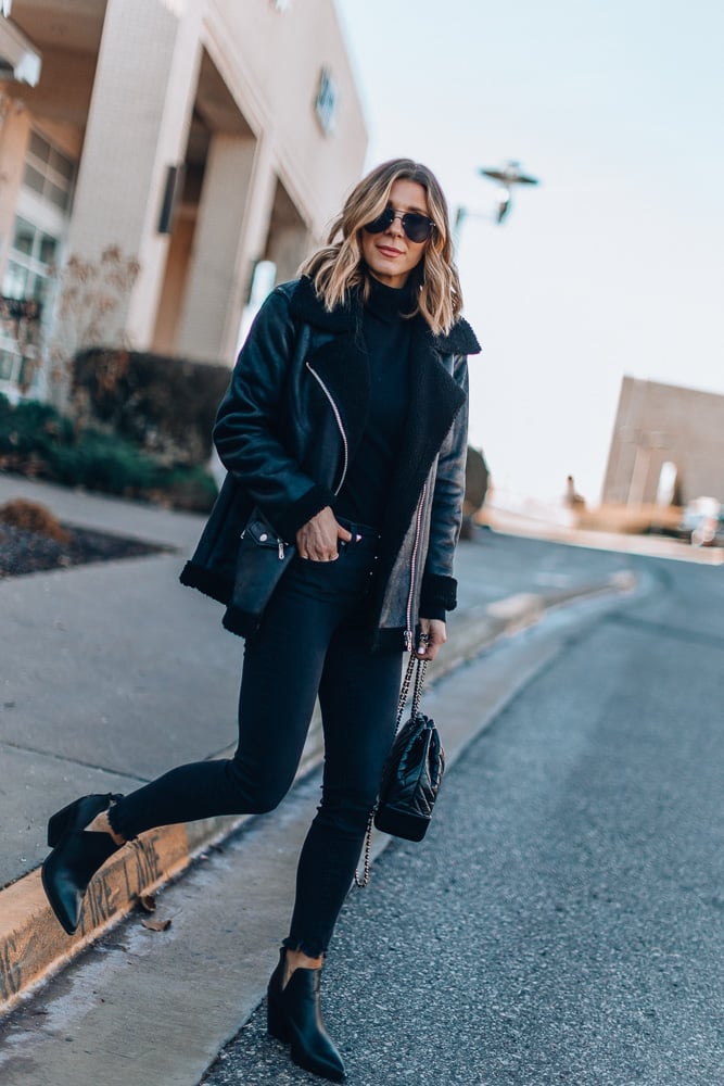 Black Skinny Jeans With a Shearling Jacket Black Skinny Jeans With a Shearling Jacket — Skinny Jeans Outfits