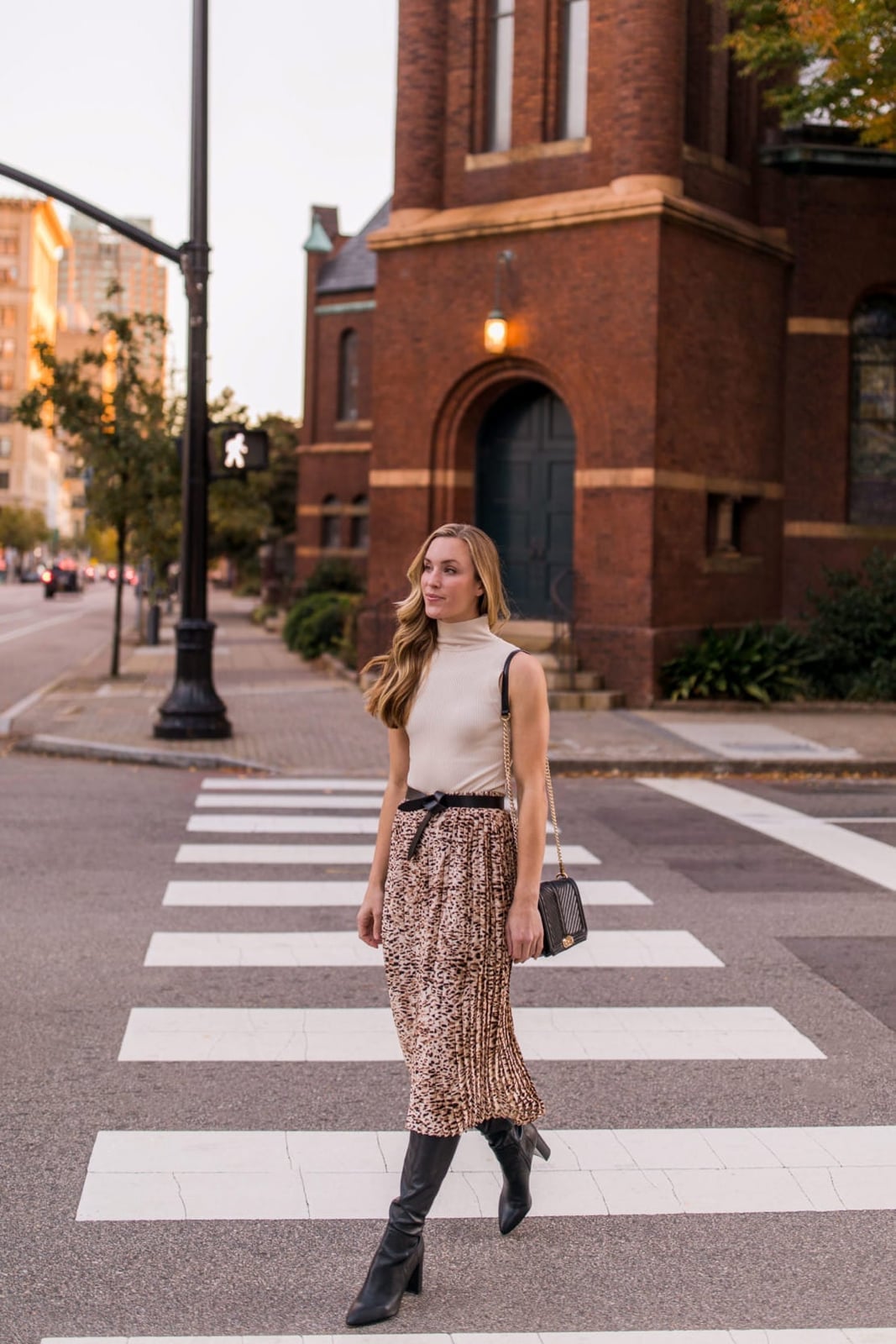 Gold Sequined Midi Skirt With Cream Turtleneck Gold Sequined Midi Skirt With Cream Turtleneck — Skirt Outfits