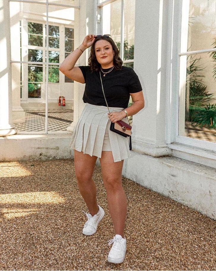 Cream Pleated Skort With Black T-shirt Cream Pleated Skort With Black T-shirt — Skort Outfits
