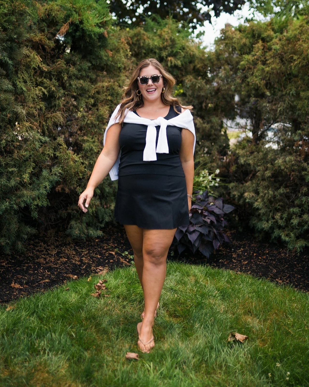 Black Skort With Fitted Tank and Tied Sweater Black Skort With Fitted Tank and Tied Sweater — Skort Outfits