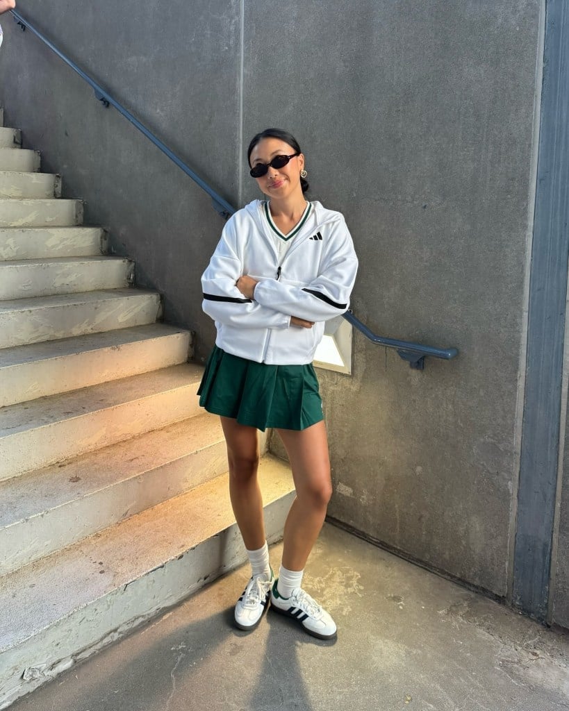 Green Athletic Skort With Striped Zip-Up Jacket Green Athletic Skort With Striped Zip-Up Jacket — Skort Outfits