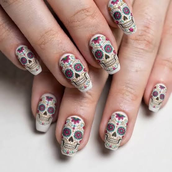 Medium Oval Sugar Skull Floral Pattern Nails Medium Oval Sugar Skull Floral Pattern Nails — Skull Nails