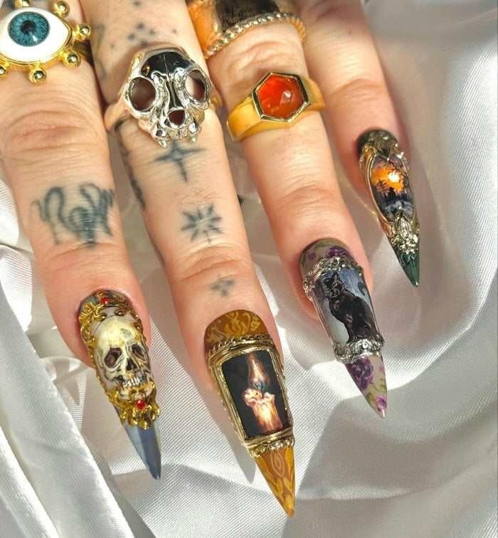 Extra Long Sharp 3D Skull with Gold Embellishments Extra Long Sharp 3D Skull with Gold Embellishments — Skull Nails