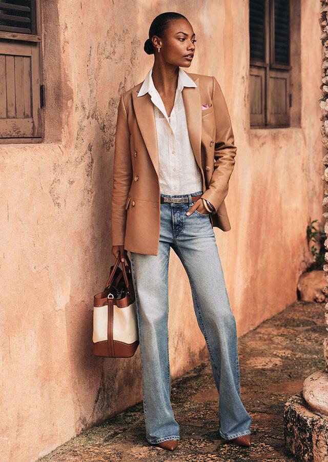 Tan leather blazer with wide leg jeans Tan leather blazer with wide leg jeans — Smart Casual Outfits